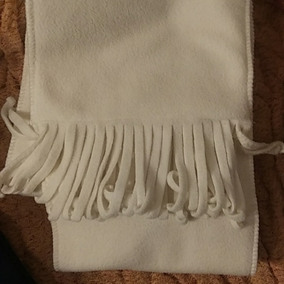 Scarf - Picture 5 of 7